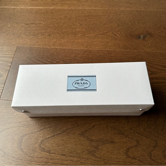 Prada travel bottle - Picture 8 of 8